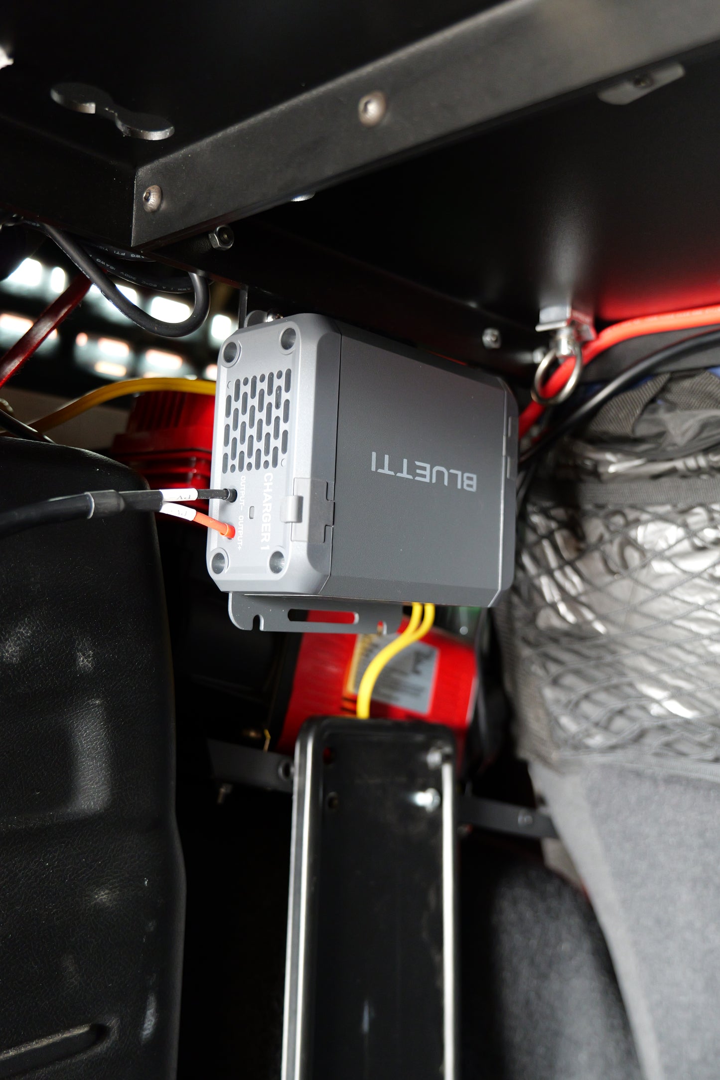 Bluetti Charger-1 – Rapid Vehicle-to-Power Station Charging on the Go